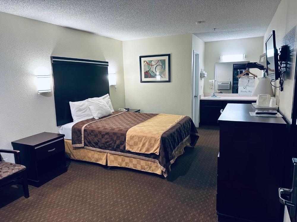 Queen Room interior